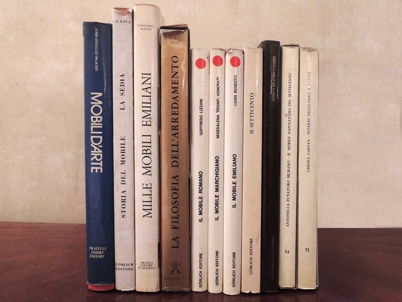 Undici Libri su Mobili e Arredi