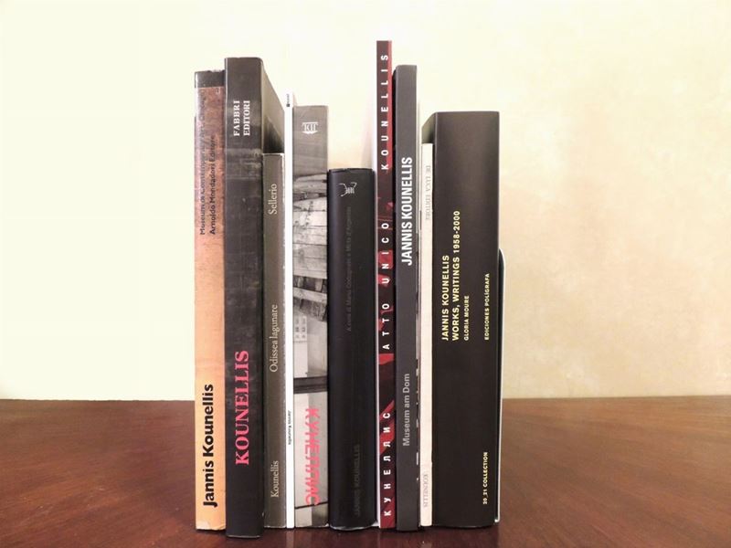 Otto Libri D'arte su Jannis Kounellis