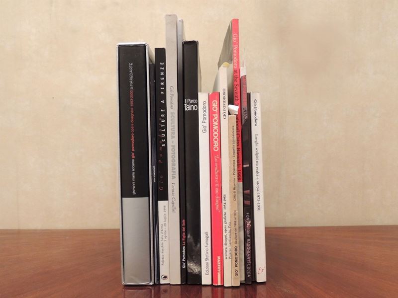Quattordici Libri D'arte su Giò Pomodoro