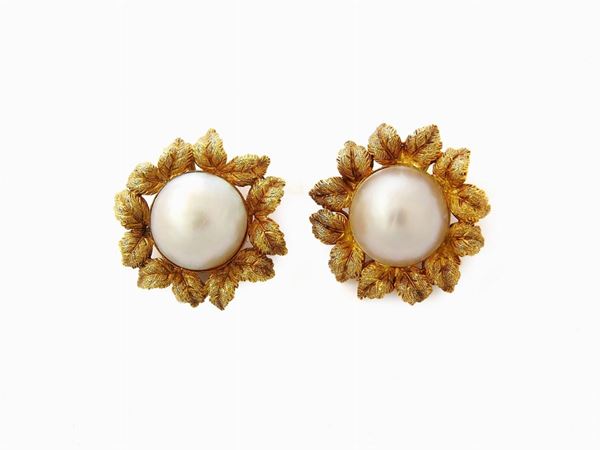 Yellow gold earrings with mabe pearls  - Auction Jewels - II - II - Maison Bibelot - Casa d'Aste Firenze - Milano