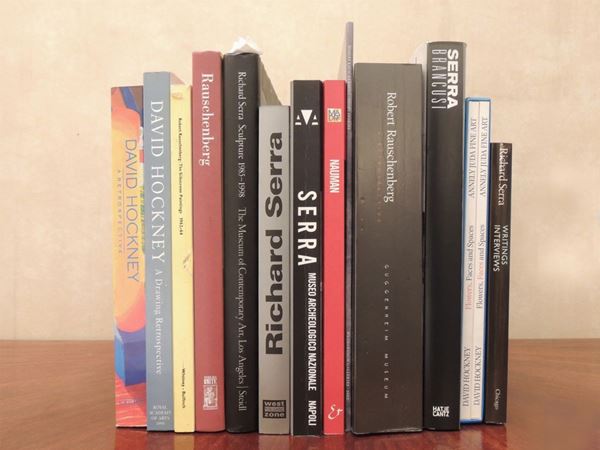 Tredici libri su artisti contemporanei: Richard Serra, David Hockney e Robert Rauschenberg