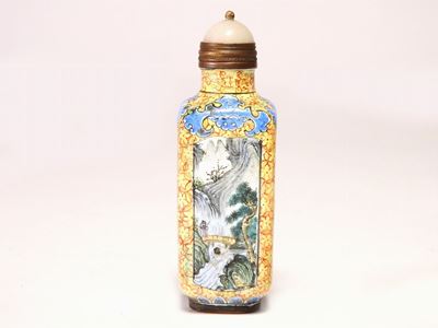 Snuff Bottle in Smalto