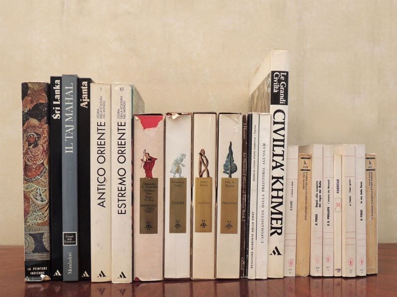Ventitre Libri sulla Storia e L'arte Asiatica