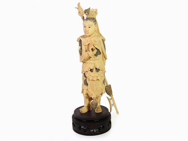 *A Carved Ivory Figure  (China, 20th Century)  - Auction Furniture and Old Master Paintings - I - Maison Bibelot - Casa d'Aste Firenze - Milano