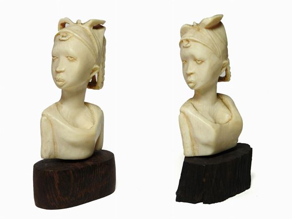 *Coppia di busti femminili in avorio  (Africa, XX secolo)  - Asta Arredi e dipinti antichi - I - Maison Bibelot - Casa d'Aste Firenze - Milano