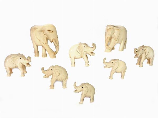 *Otto elefanti in avorio  (Africa, XX secolo)  - Asta Arredi e dipinti antichi - I - Maison Bibelot - Casa d'Aste Firenze - Milano