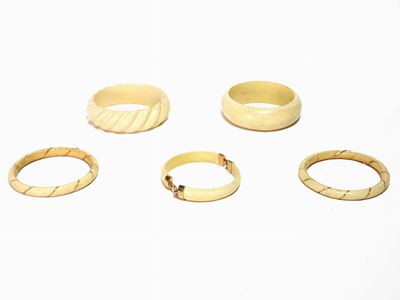 *cinque Bracciali in Avorio