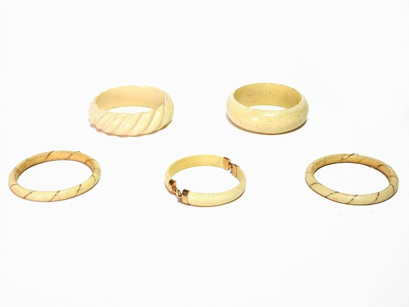 *cinque Bracciali in Avorio