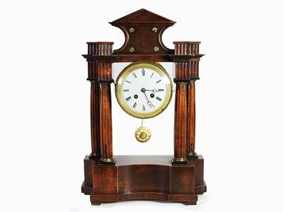 Orologio a Tempietto Impiallacciato in Noce