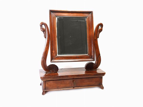 A Walnut Toilet Mirror  (second half of 19th Century)  - Auction Furniture and Old Master Paintings - I - Maison Bibelot - Casa d'Aste Firenze - Milano