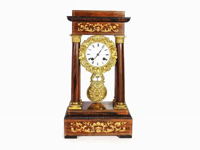 Orologio a Tempietto Impiallacciato in Palissandro