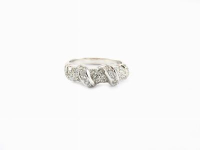 Anello in Oro Bianco e Diamanti