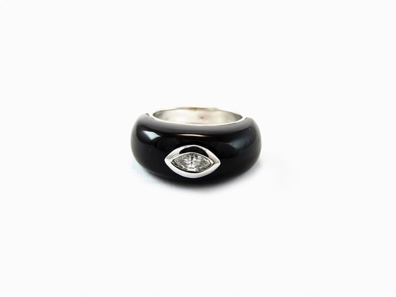 Anello a Fascia in Oro Bianco, Diamante e Onice