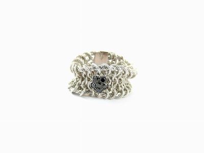 Anello a Fascia in Oro Bianco e Diamanti Neri