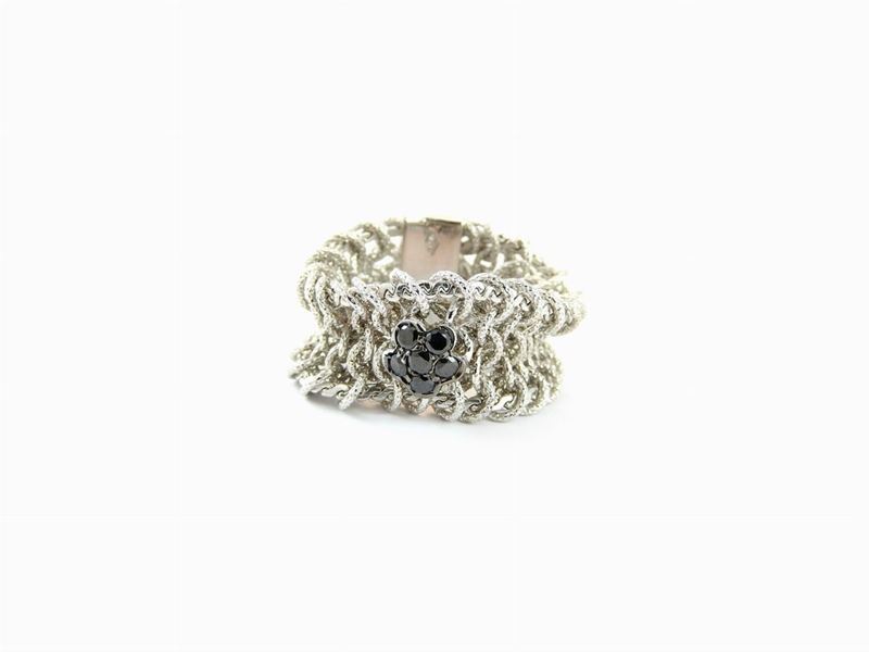 Anello a Fascia in Oro Bianco e Diamanti Neri