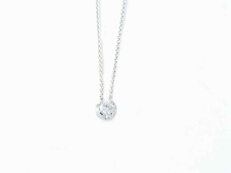 Girocollo in Oro Bianco a Maglia a Spiga con Pendente "punto Luce" in Oro Bianco e Diamante