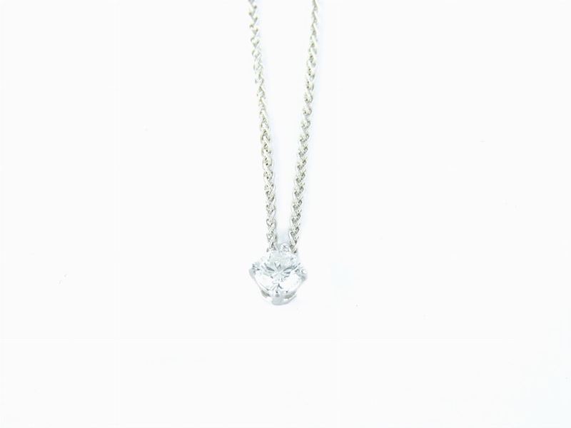 Girocollo a Maglia a Spiga in Oro Bianco con Pendente "punto Luce" in Oro Bianco e Diamante