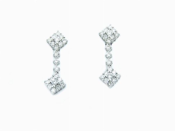 White gold ear pendants with diamonds