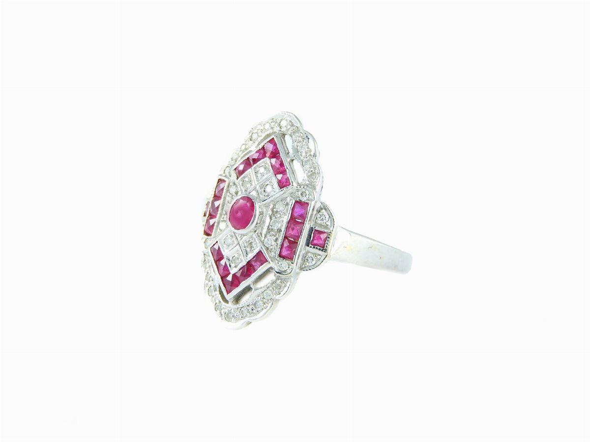 Anello a Piastra in Oro Bianco, Diamanti e Rubini