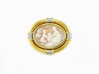 Spilla in Oro Giallo e Bianco, Diamanti e Cammeo in Conchiglia