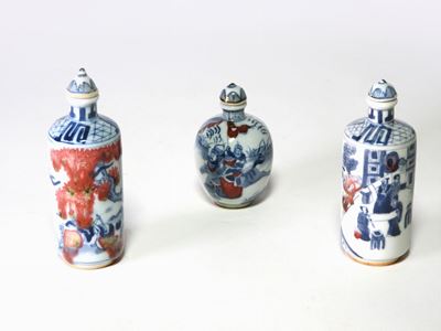 Tre Snuff Bottles in Porcellana