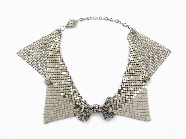 Silvertone metal collar
