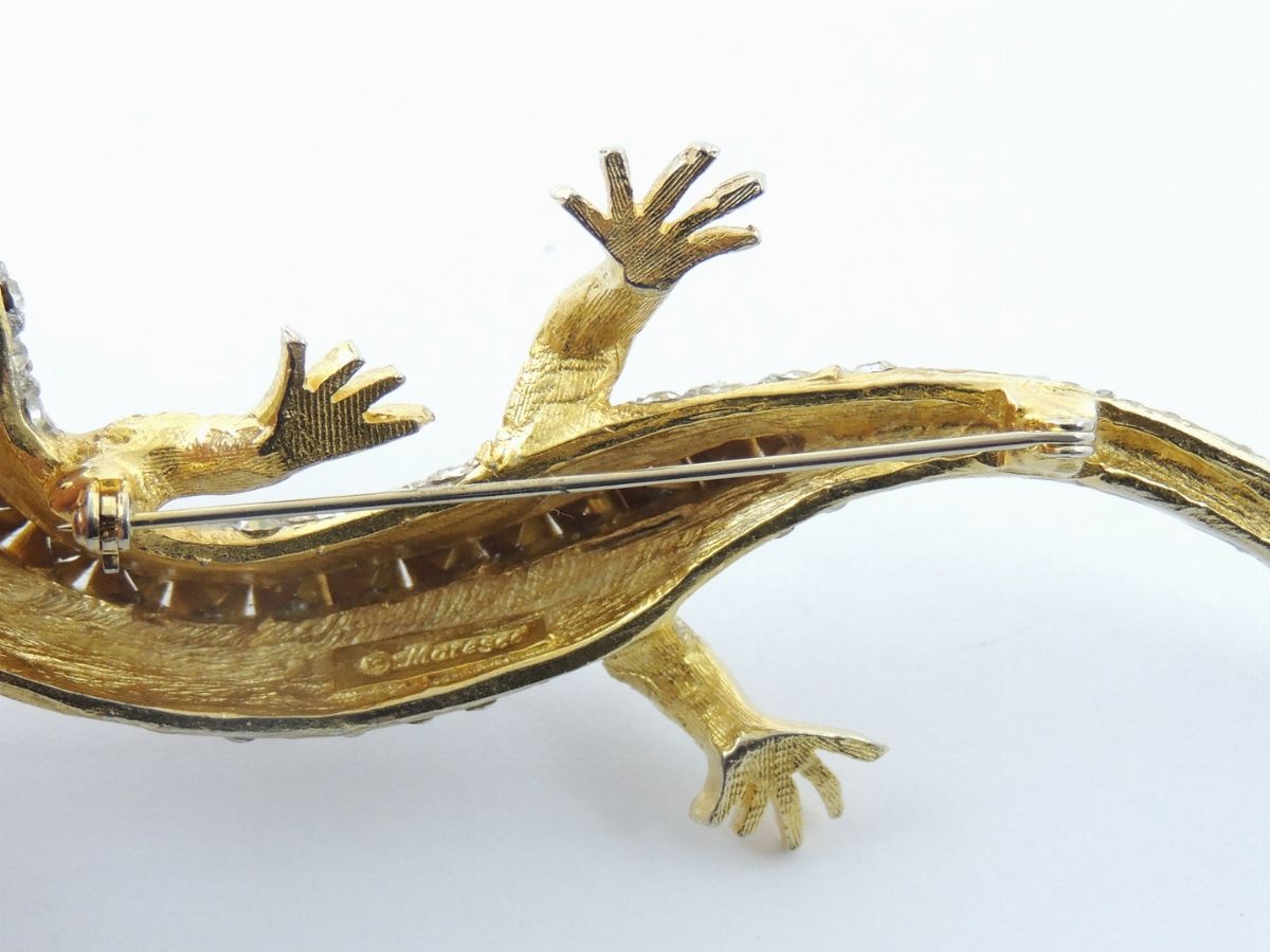 Spilla Animalier in Metallo Dorato e Strass, Maresco