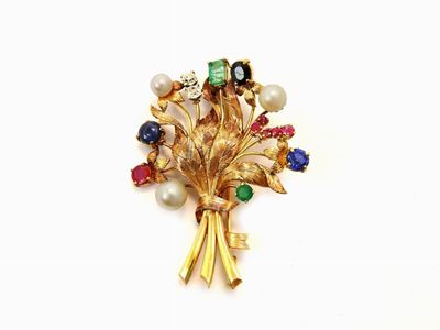 Spilla in Oro Giallo, Diamanti, Perle Coltivate Akoya, Smeraldi, Zaffiri e Rubini
