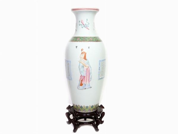 A Painted Porcelain Vase  (China, 20th Century)  - Auction Furniture and Old Master Paintings - I - Maison Bibelot - Casa d'Aste Firenze - Milano