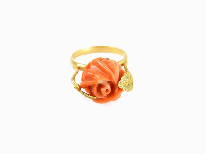 Anello in Oro Giallo e Corallo Rosso Arancio