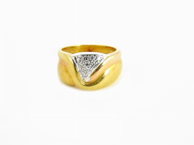 Anello in Oro Giallo con Diamanti