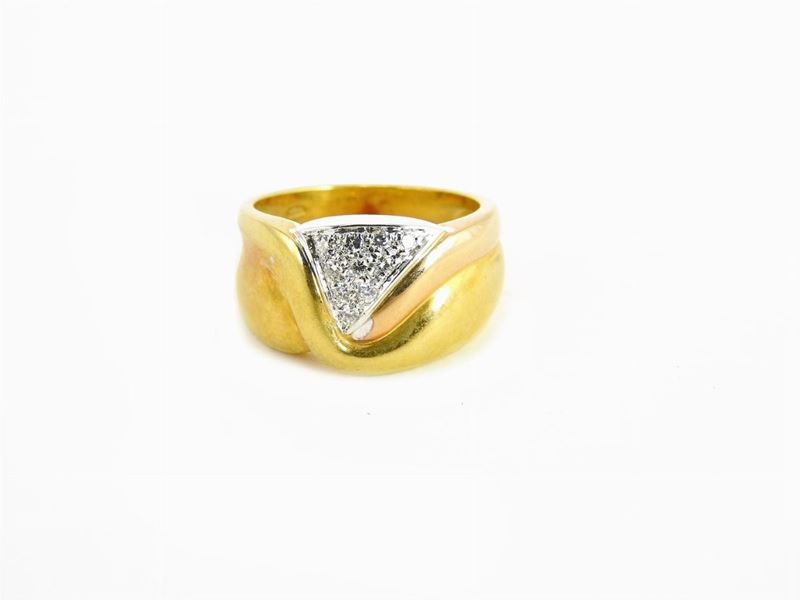Anello in Oro Giallo con Diamanti