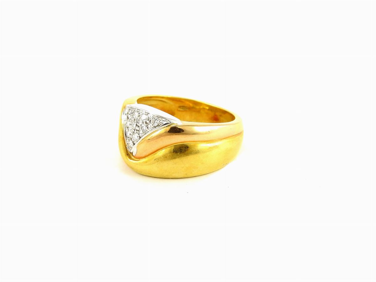 Anello in Oro Giallo con Diamanti