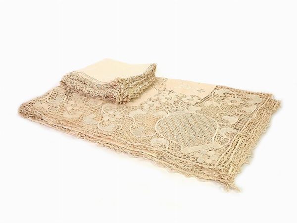 A Linen Tablecloth  (early 20th Century)  - Auction Furniture and Old Master Paintings - I - Maison Bibelot - Casa d'Aste Firenze - Milano