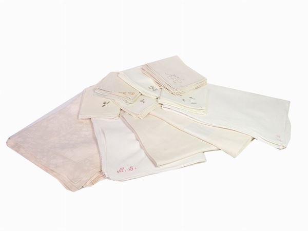 A Lot of Linen and Cotton Tableclothes and Nappins