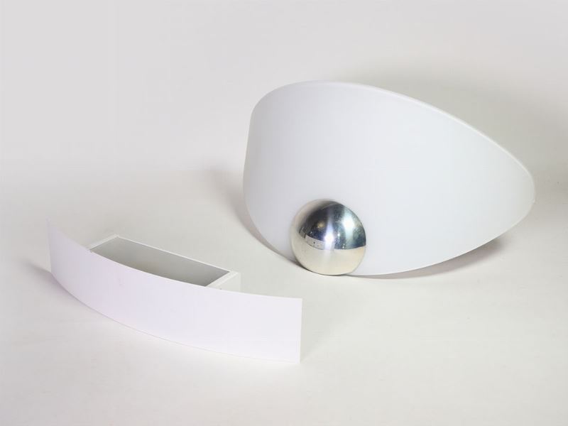 Due Appliques in Vetro e Metallo Laccato