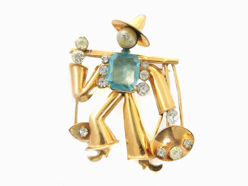 Spilla Figurativa in Metallo Dorato, Strass e Vetro