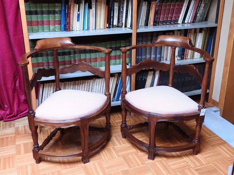 Coppia di Poltroncine Ad Angolo in Noce
