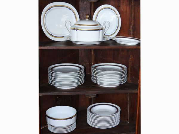 A Gernam Porcelain Dish Set