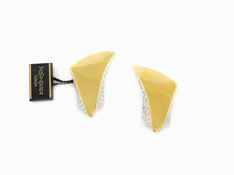 Paio di Orecchini in Metallo Dorato e Strass, Yves Saint Laurent