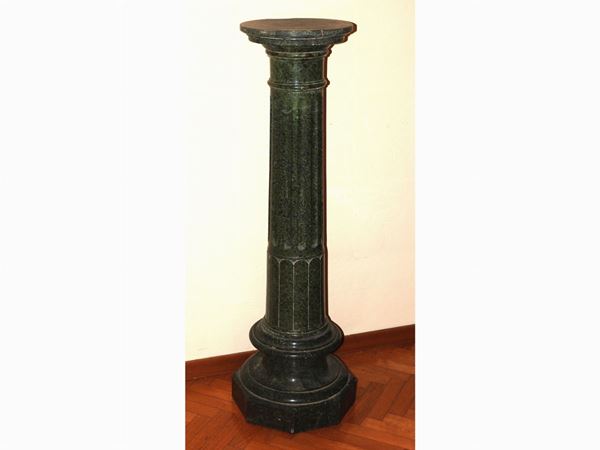 A Green Porphiry Column  (19th Century)  - Auction Furniture and Old Master Paintings - Maison Bibelot - Casa d'Aste Firenze - Milano