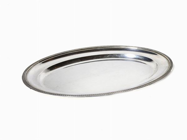 An Oval Silver Tray  - Auction House-Sale: Furniture, Old Master Paintings and Jewels from florentine house. - II - Maison Bibelot - Casa d'Aste Firenze - Milano