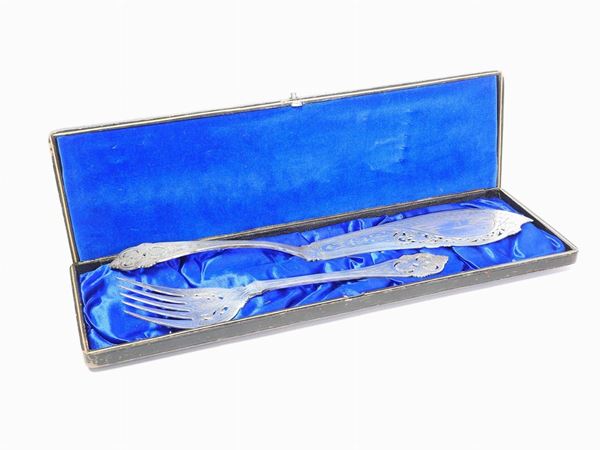 A Sheffield Fish Serving Knife and Fork Set