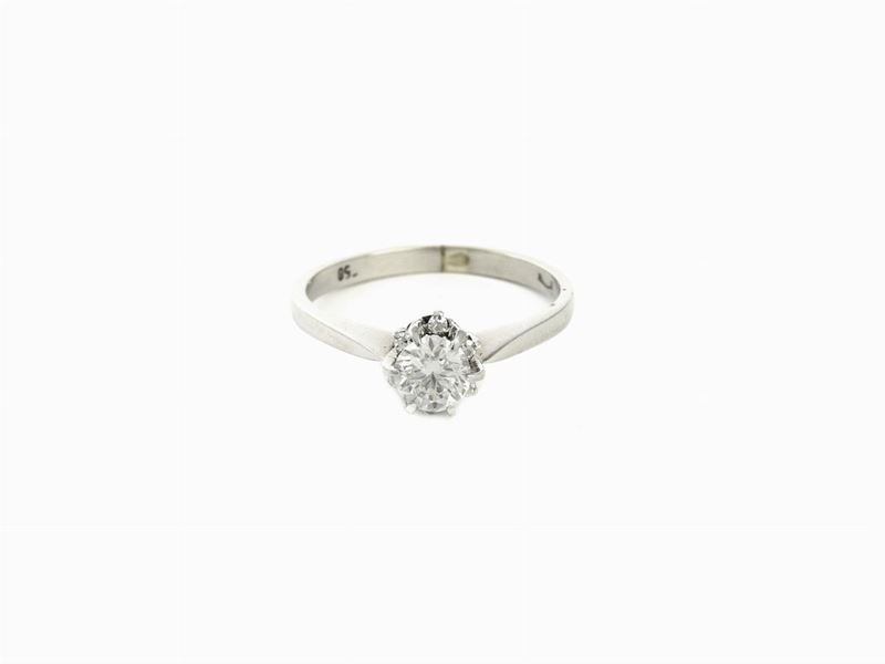 Anello Solitario a Margherita in Oro Bianco con Diamanti