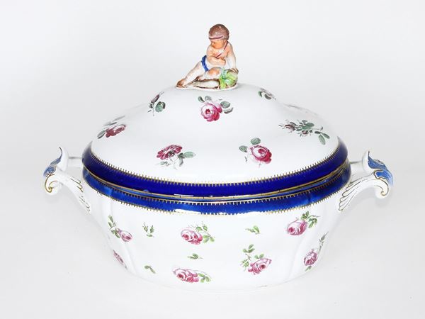 A Painted Porcelain Soup Tureen