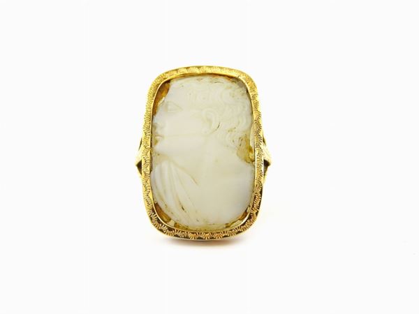 Yellow gold ring with antique cameo