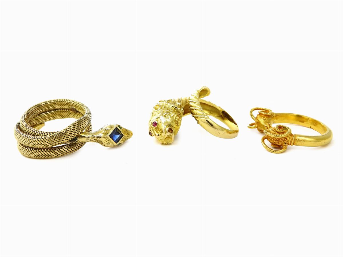 Tre Anelli Animalier in Oro Giallo, Zaffiro e Rubini