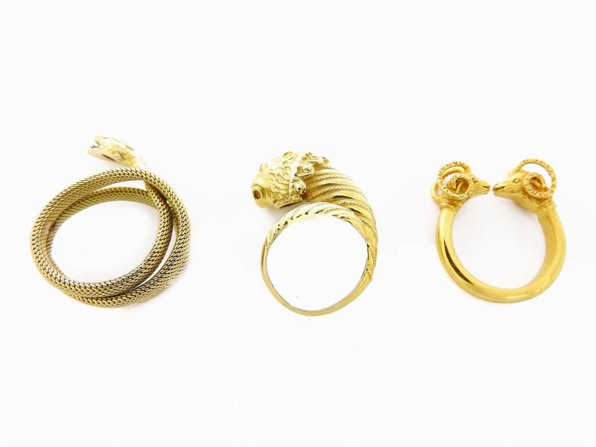 Tre Anelli Animalier in Oro Giallo, Zaffiro e Rubini