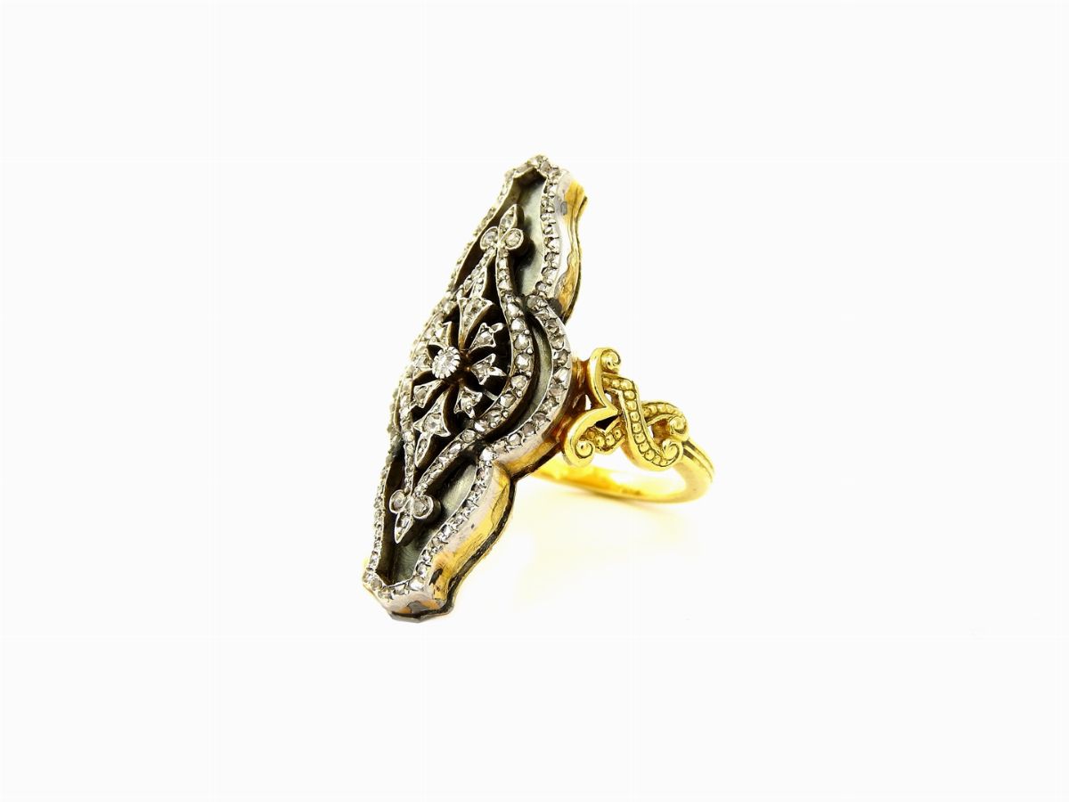 Anello in Oro Giallo e Platino, Diamanti e Smalti