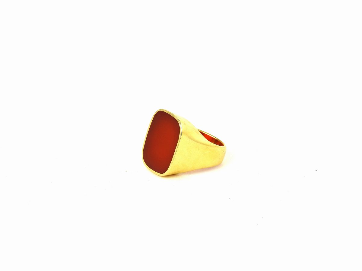 Anello Chevalier Gucci in Oro Giallo e Corniola